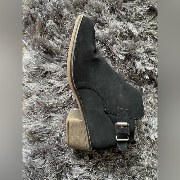 White Mountain faux suede booties - Picture 5 of 12